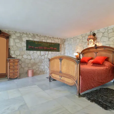 Vitardiere فيلة